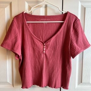 American Eagle ladies cropped shirt